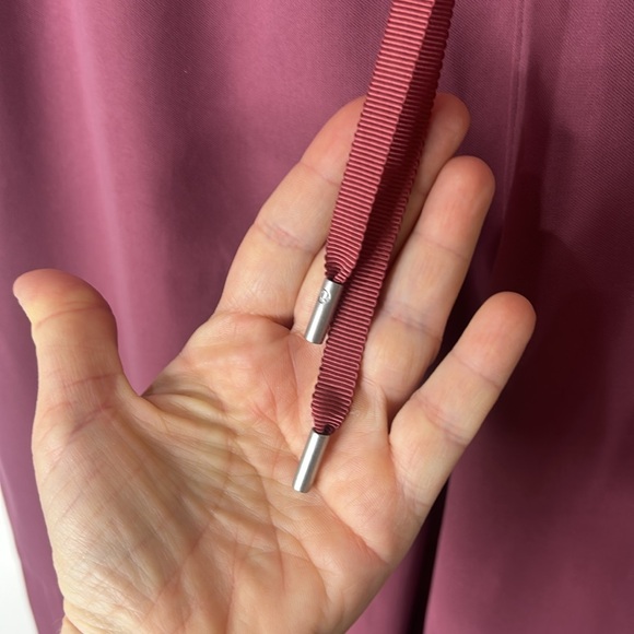 Lululemon On The Fly Jogger Misty Merlot Size 12 - Picture 8 of 16